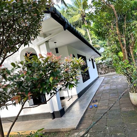 Wija House - Unawatuna Buitenkant foto